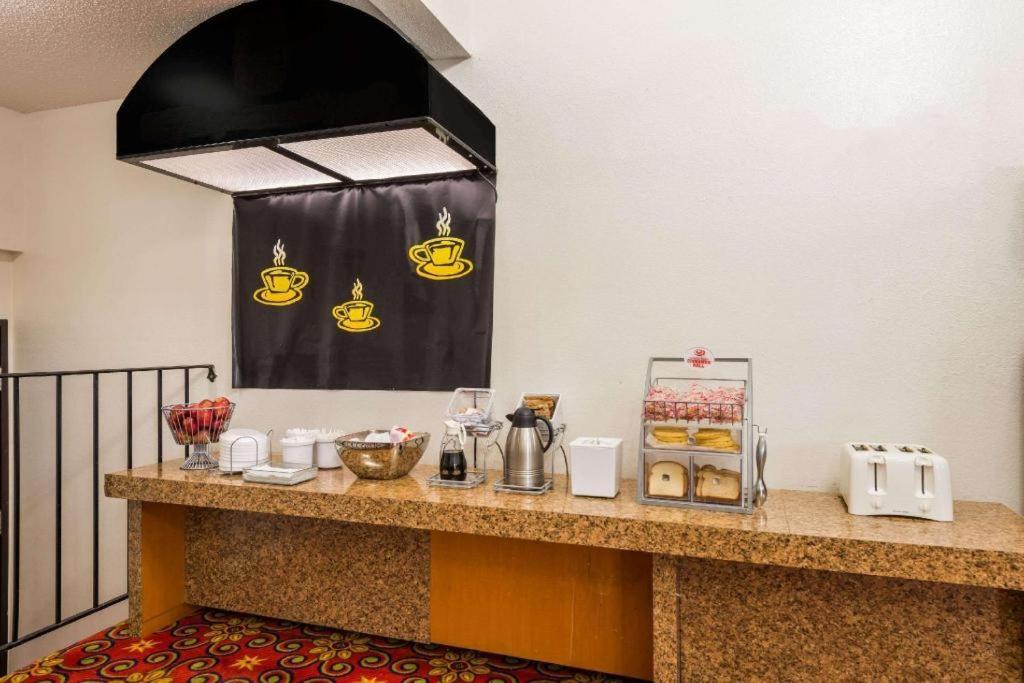 Quality Inn & Suites Earth City Kültér fotó